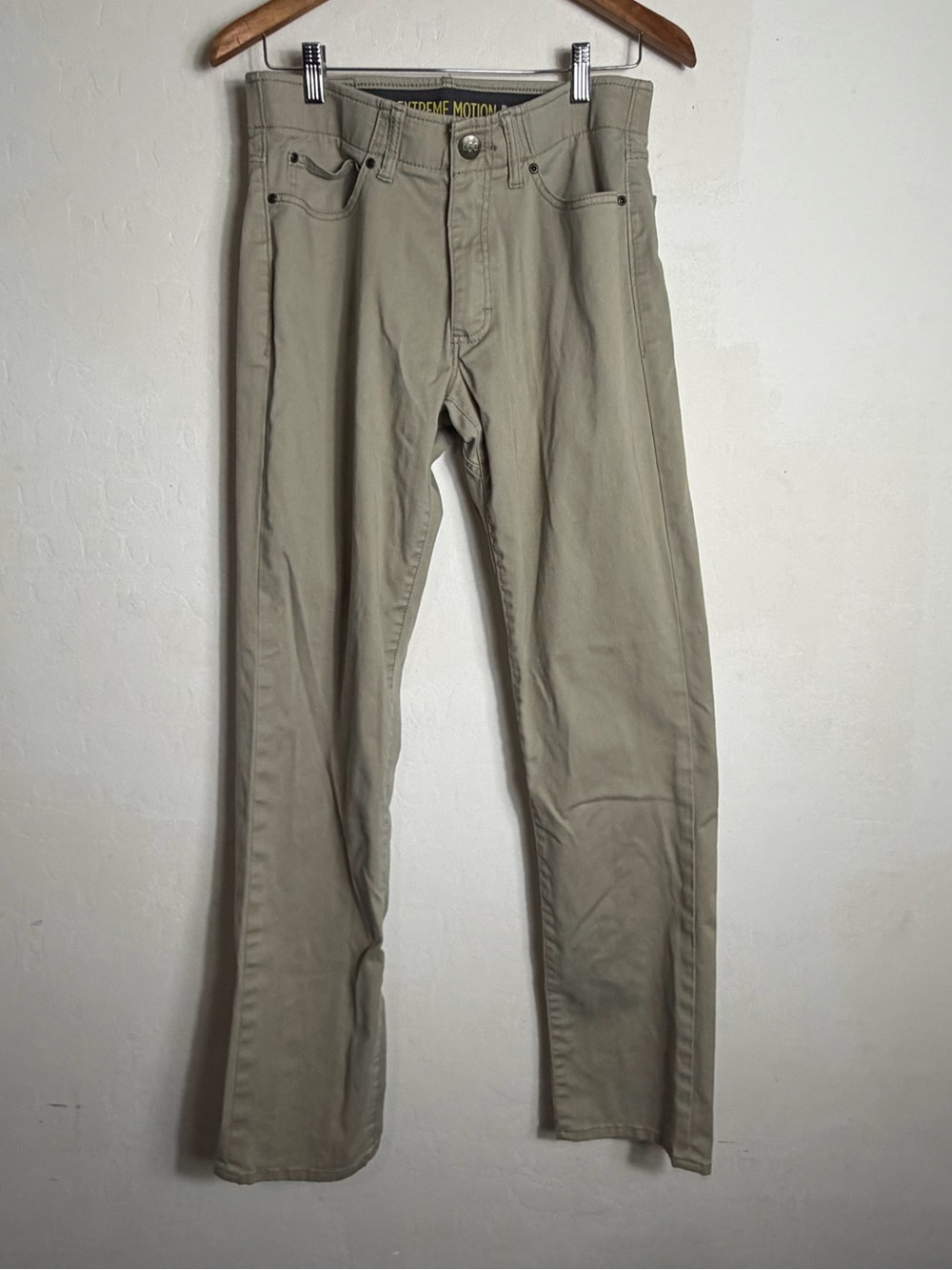 Lee Men's Straight Fit tapered Jeans in Light Beige